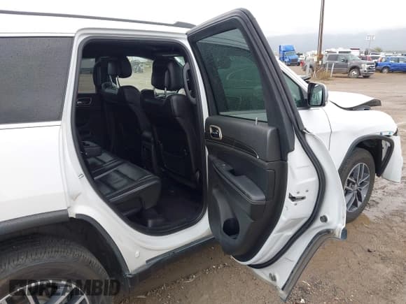 ✅ 2017 Jeep Grand Cherokee Limited • VIN: 1C4RJFBG4HC938269 • Лот: 43358847. Опубликован ранее на IAAI с пробегом 71 194 миль. Бесплатный доступ к архиву аукционных продаж из США и подробный отчёт об истории автомобиля на DreamBid. Изображение 8.