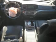 ✅ 2019 Honda Passport EX-L • VIN: 5FNYF7H50KB004838 • Lot: 92170845. Listed on Copart with 76,071 mi. Free auction sales archive from the USA and detailed vehicle history report at DreamBid. Image 8.