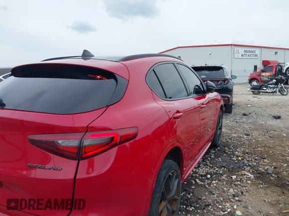 ✅ 2021 Alfa Romeo Stelvio Ti • VIN: ZASPAKBN7M7D16208 • Lot: 42094793. Wystawiony na IAAI z przebiegiem Nie podano. Bezpłatny archiwum sprzedaży aukcyjnych z USA i szczegółowy raport historii pojazdu na DreamBid. Zdjęcie 6.