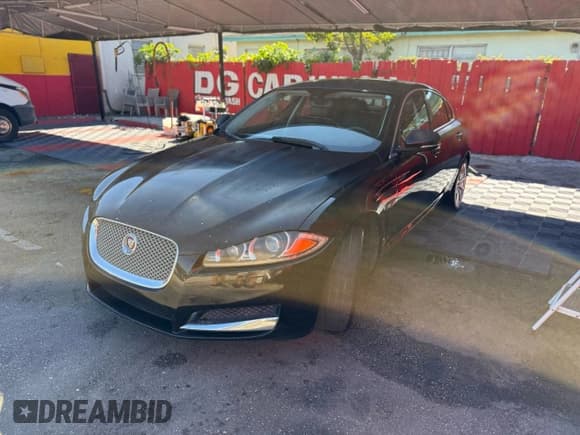 ✅ 2015 Jaguar XF T Premium • VIN: SAJWA0FS8FPU86557 • Lot: 93523845. Wystawiony na Copart z przebiegiem 119 532 mil. Bezpłatny archiwum sprzedaży aukcyjnych z USA i szczegółowy raport historii pojazdu na DreamBid. Zdjęcie 2.