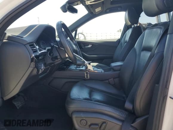 ✅ 2017 Audi Q7 Premium • VIN: WA1AHAF75HD058269 • Lot: 69506275. Wystawiony na Copart z przebiegiem 128 633 mil. Bezpłatny archiwum sprzedaży aukcyjnych z USA i szczegółowy raport historii pojazdu na DreamBid. Zdjęcie 7.