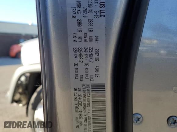 ✅ 2018 Jeep Compass Latitude • VIN: 3C4NJDBB1JT418693 • Lot: 89545175. Listed on Copart with 64,393 mi. Free auction sales archive from the USA and detailed vehicle history report at DreamBid. Image 12.