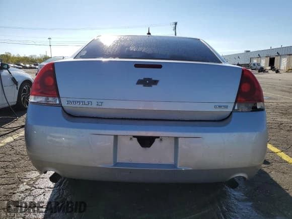 ✅ 2014 Chevrolet Impala LT • VIN: 2G1WB5E39E1126365 • Лот: 85757135. Опубликован ранее на Copart с пробегом 159 162 миль. Бесплатный доступ к архиву аукционных продаж из США и подробный отчёт об истории автомобиля на DreamBid. Изображение 6.