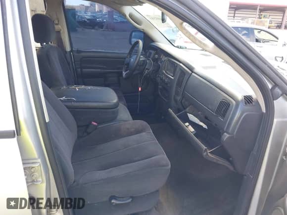 2005 Dodge 3500 SLT z VIN 3D7LS38C15G791333, wystawiony jako IAAI lot #40892553 z przebiegiem 188 933 mil mil oraz . Historia ofert i sprzedaży dostępna na DreamBid. Obrazek 5.