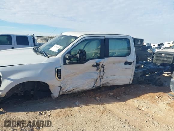 ✅ 2019 Ford F-250 XL • VIN: 1FD7W2B67KEG48754 • Lot: 41296653. Listed on IAAI with Not provided. Free auction sales archive from the USA and detailed vehicle history report at DreamBid. Image 14.