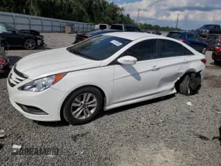 ✅ 2014 Hyundai Sonata GLS • VIN: 5NPEB4AC5EH813571 • Lot: 72619294. Listed on Copart with 129,240 mi. Free auction sales archive from the USA and detailed vehicle history report at DreamBid. Image 1.