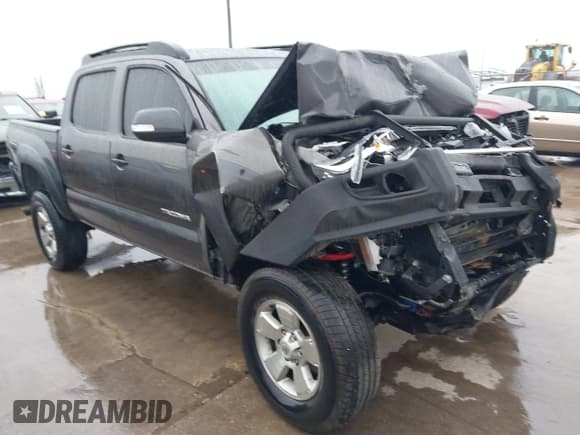 ✅ 2012 Toyota Tacoma • VIN: 5TFLU4EN6CX026627 • Lot: 41277753. Listed on IAAI with 147,994 mi. Free auction sales archive from the USA and detailed vehicle history report at DreamBid. Image 1.