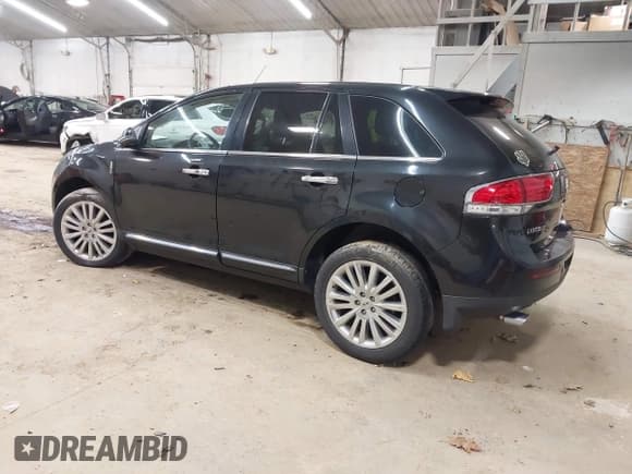 ✅ 2011 Lincoln MKX • VIN: 2LMDJ8JK0BBJ21139 • Lot: 43638480. Listed on IAAI with 184,871 mi. Free auction sales archive from the USA and detailed vehicle history report at DreamBid. Image 3.