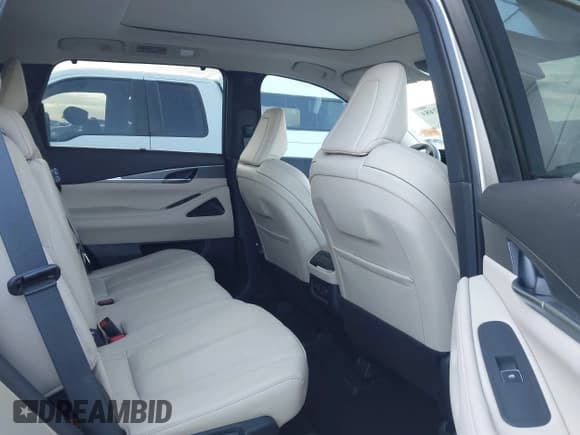 ✅ 2024 Infiniti QX60 Luxe • VIN: 5N1DL1FR0RC333083 • Lot: 42067484. Listed on IAAI with 12,283 mi. Free auction sales archive from the USA and detailed vehicle history report at DreamBid. Image 8.