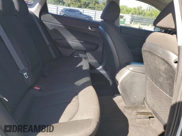 ✅ 2020 Kia Optima LX • VIN: 5XXGT4L38LG393722 • Lot: 90775425. Listed on Copart with 82,400 mi. Free auction sales archive from the USA and detailed vehicle history report at DreamBid. Image 10.