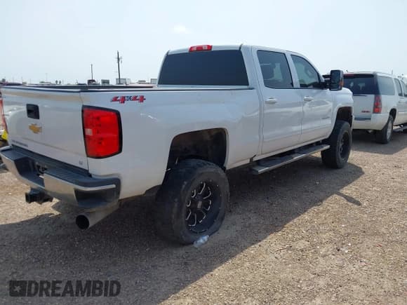 ✅ 2019 Chevrolet Silverado 2500HD LT • VIN: 1GC1KSEY5KF121647 • Лот: 41936127. Опубликован ранее на IAAI с пробегом 117 059 миль. Бесплатный доступ к архиву аукционных продаж из США и подробный отчёт об истории автомобиля на DreamBid. Изображение 4.