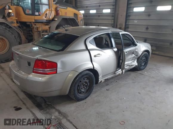 ✅ 2009 Dodge Avenger SE • VIN: 1B3LC46B09N526151 • Lot: 41888715. Wystawiony na IAAI z przebiegiem 230 566 mil. Bezpłatny archiwum sprzedaży aukcyjnych z USA i szczegółowy raport historii pojazdu na DreamBid. Zdjęcie 4.