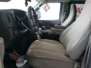 ✅ 2017 Chevrolet Express Passenger LT • VIN: 1GAZGMFG3H1267792 • Лот: 59131635. Опубликован ранее на Copart с пробегом 105 259 миль. Бесплатный доступ к архиву аукционных продаж из США и подробный отчёт об истории автомобиля на DreamBid. Изображение 7.