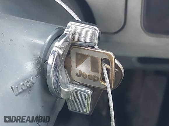 ✅ 1988 Jeep Wrangler • VIN: 2BCCV81K2JB521378 • Lot: 43787640. Listed on IAAI with 75,047 mi. Free auction sales archive from the USA and detailed vehicle history report at DreamBid. Image 11.