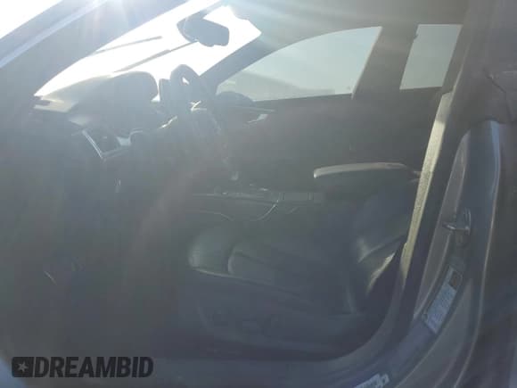 ✅ 2014 Audi A7 Premium Plus • VIN: WAUWGAFC7EN074732 • Лот: 84047255. Опубликован ранее на Copart с пробегом Не указан. Бесплатный доступ к архиву аукционных продаж из США и подробный отчёт об истории автомобиля на DreamBid. Изображение 7.