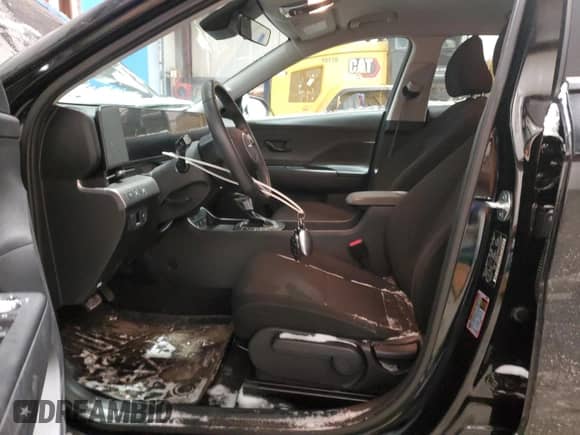 2024 Hyundai Kona SEL с VIN KM8HBCAB3RU110802, выставлен на аукционе Copart как лот 85800354 с пробегом 19 681 миль миль и Чистый • Clean title. История ставок и продаж доступна на DreamBid. Изображение 7.