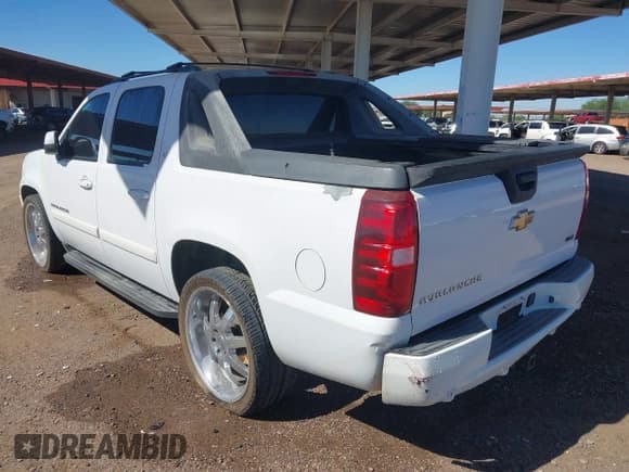 ✅ 2008 Chevrolet Avalanche 1LT • VIN: 3GNEC12038G190150 • Lot: 43485688. Listed on IAAI with 176,150 mi. Free auction sales archive from the USA and detailed vehicle history report at DreamBid. Image 3.