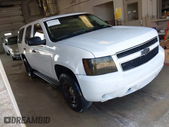 ✅ 2014 Chevrolet Tahoe Commercial • VIN: 1GNLC2E07ER188521 • Lot: 42715650. Wystawiony na IAAI z przebiegiem 194 028 mil. Bezpłatny archiwum sprzedaży aukcyjnych z USA i szczegółowy raport historii pojazdu na DreamBid. Zdjęcie 1.