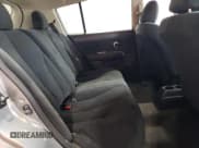 ✅ 2011 Nissan Versa S • VIN: 3N1BC1CP3BL508714 • Lot: 61134635. Wystawiony na Copart z przebiegiem 184 246 mil. Bezpłatny archiwum sprzedaży aukcyjnych z USA i szczegółowy raport historii pojazdu na DreamBid. Zdjęcie 10.