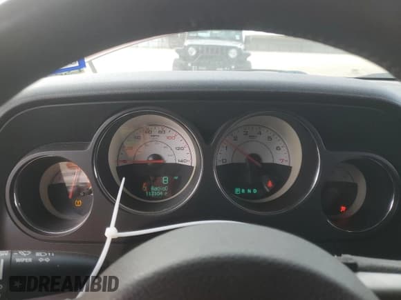 ✅ 2014 Dodge Challenger Rallye Redline • VIN: 2C3CDYAG2EH311027 • Lot: 88802685. Wystawiony na Copart z przebiegiem 112 104 mil. Bezpłatny archiwum sprzedaży aukcyjnych z USA i szczegółowy raport historii pojazdu na DreamBid. Zdjęcie 9.