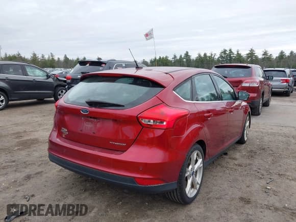 ✅ 2015 Ford Focus Titanium • VIN: 1FADP3N27FL297502 • Lot: 43729239. Wystawiony na IAAI z przebiegiem 102 008 mil. Bezpłatny archiwum sprzedaży aukcyjnych z USA i szczegółowy raport historii pojazdu na DreamBid. Zdjęcie 4.