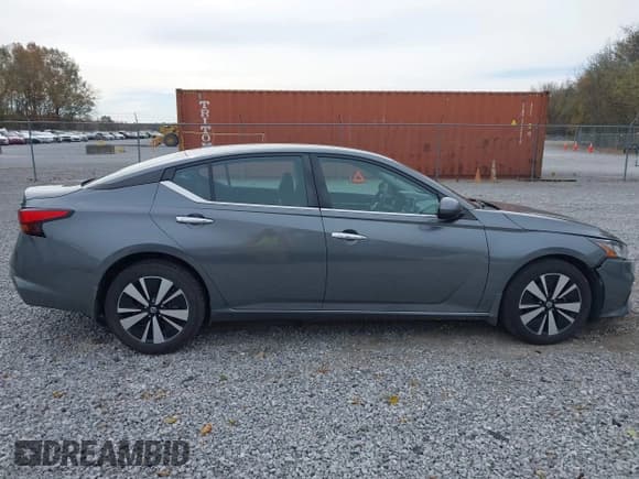 ✅ 2022 Nissan Altima SV • VIN: 1N4BL4DW2NN312732 • Lot: 43638028. Listed on IAAI with 121,849 mi. Free auction sales archive from the USA and detailed vehicle history report at DreamBid. Image 13.