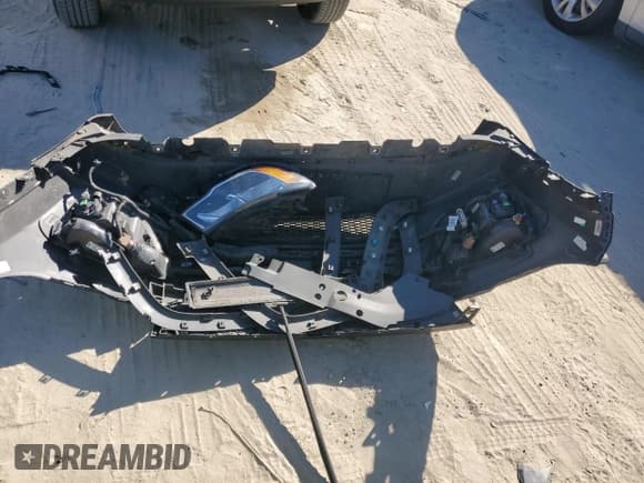 ✅ 2018 Jeep Compass Latitude • VIN: 3C4NJCBB7JT265537 • Lot: 92252315. Listed on Copart with 121,647 mi. Free auction sales archive from the USA and detailed vehicle history report at DreamBid. Image 13.