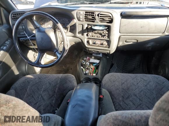 ✅ 2002 Chevrolet S-10 LS • VIN: 1GCDT13W52K168903 • Лот: 87083484. Опубликован ранее на Copart с пробегом 251 795 миль. Бесплатный доступ к архиву аукционных продаж из США и подробный отчёт об истории автомобиля на DreamBid. Изображение 8.