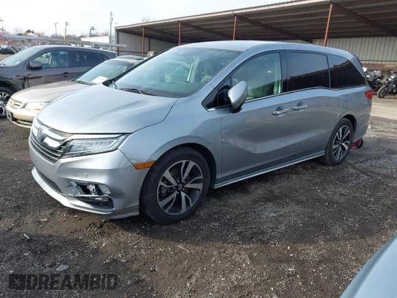 ✅ 2018 Honda Odyssey Elite • VIN: 5FNRL6H92JB030057 • Lot: 43802070. Listed on IAAI with 155,001 mi. Free auction sales archive from the USA and detailed vehicle history report at DreamBid. Image 17.