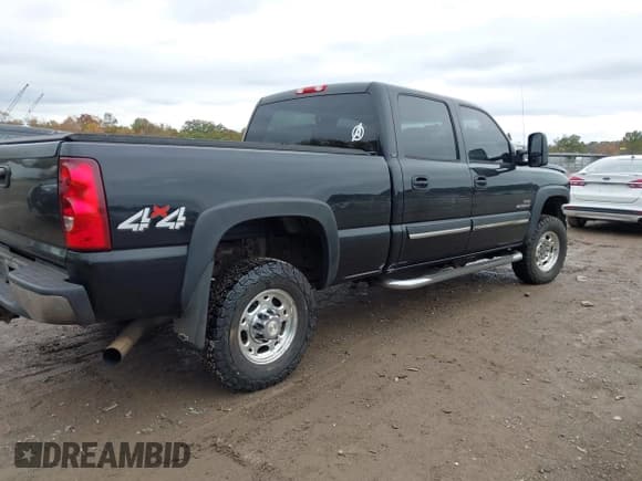 ✅ 2006 Chevrolet Silverado 2500HD LT1 • VIN: 1GCHK23236F106180 • Лот: 43477789. Опубликован ранее на IAAI с пробегом 287 195 миль. Бесплатный доступ к архиву аукционных продаж из США и подробный отчёт об истории автомобиля на DreamBid. Изображение 4.