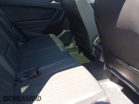 ✅ 2023 Volkswagen Tiguan SE • VIN: 3VVMB7AX4PM128427 • Lot: 42054477. Listed on IAAI with 29,731 mi. Free auction sales archive from the USA and detailed vehicle history report at DreamBid. Image 8.