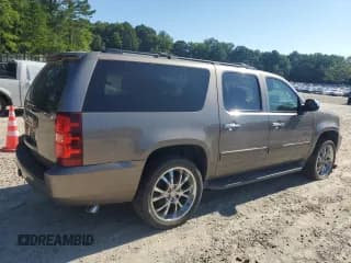 ✅ 2013 Chevrolet Suburban LS • VIN: 1GNSCHE04DR274687 • Lot: 67646174. Wystawiony na Copart z przebiegiem 184 268 mil. Bezpłatny archiwum sprzedaży aukcyjnych z USA i szczegółowy raport historii pojazdu na DreamBid. Zdjęcie 3.