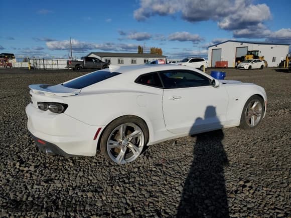 ✅ 2019 Chevrolet Camaro 1SS • VIN: 1G1FF1R7XK0111486 • Lot: 92022585. Wystawiony na Copart z przebiegiem 18 057 mil. Bezpłatny archiwum sprzedaży aukcyjnych z USA i szczegółowy raport historii pojazdu na DreamBid. Zdjęcie 3.