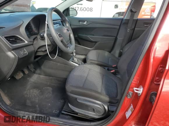 2021 Hyundai Accent SE z VIN 3KPC24A66ME141296, wystawiony jako Copart lot #48228344 z przebiegiem 48 249 mil mil oraz . Historia ofert i sprzedaży dostępna na DreamBid. Obrazek 7.