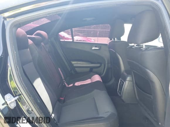 ✅ 2018 Dodge Charger R/T • VIN: 2C3CDXCT6JH205940 • Lot: 42227254. Wystawiony na IAAI z przebiegiem 82 475 mil. Bezpłatny archiwum sprzedaży aukcyjnych z USA i szczegółowy raport historii pojazdu na DreamBid. Zdjęcie 8.