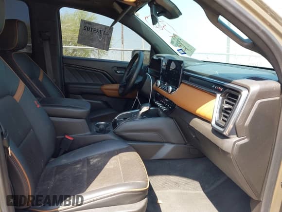 ✅ 2023 GMC Canyon 4WD AT4 • VIN: 1GTP6DEK5P1231432 • Lot: 41785102. Listed on IAAI with 33,154 mi. Free auction sales archive from the USA and detailed vehicle history report at DreamBid. Image 5.