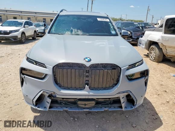 ✅ 2024 BMW X7 xDrive40i • VIN: 5UX23EM09R9T59331 • Lot: 71058545. Listed on Copart with 25,096 mi. Free auction sales archive from the USA and detailed vehicle history report at DreamBid. Image 5.