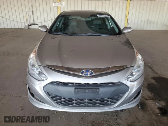 ✅ 2012 Hyundai Sonata Hybrid • VIN: KMHEC4A46CA063023 • Lot: 92126275. Wystawiony na Copart z przebiegiem 127 683 mil. Bezpłatny archiwum sprzedaży aukcyjnych z USA i szczegółowy raport historii pojazdu na DreamBid. Zdjęcie 5.