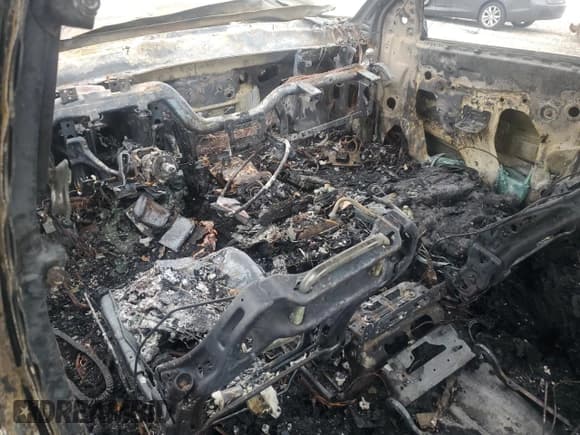 ✅ 2019 Chevrolet Silverado 2500HD LTZ • VIN: 1GC1KTEYXKF200477 • Лот: 93405675. Опубликован ранее на Copart с пробегом Не указан. Бесплатный доступ к архиву аукционных продаж из США и подробный отчёт об истории автомобиля на DreamBid. Изображение 8.