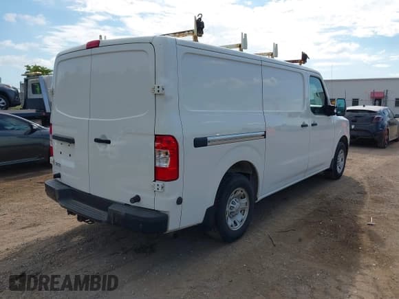 ✅ 2019 Nissan NV Cargo SL • VIN: 1N6AF0KY2KN801117 • Lot: 42975543. Wystawiony na IAAI z przebiegiem 83 373 mil. Bezpłatny archiwum sprzedaży aukcyjnych z USA i szczegółowy raport historii pojazdu na DreamBid. Zdjęcie 4.