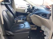 ✅ 2018 Chrysler Pacifica Touring L • VIN: 2C4RC1BG8JR287870 • Lot: 43314097. Wystawiony na IAAI z przebiegiem 147 153 mil. Bezpłatny archiwum sprzedaży aukcyjnych z USA i szczegółowy raport historii pojazdu na DreamBid. Zdjęcie 5.