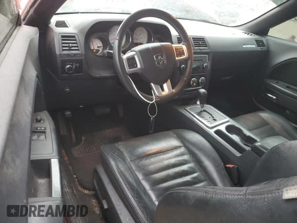 ✅ 2013 Dodge Challenger Rallye Redline • VIN: 2C3CDYAG0DH562529 • Lot: 46906745. Wystawiony na Copart z przebiegiem 161 186 mil. Bezpłatny archiwum sprzedaży aukcyjnych z USA i szczegółowy raport historii pojazdu na DreamBid. Zdjęcie 8.