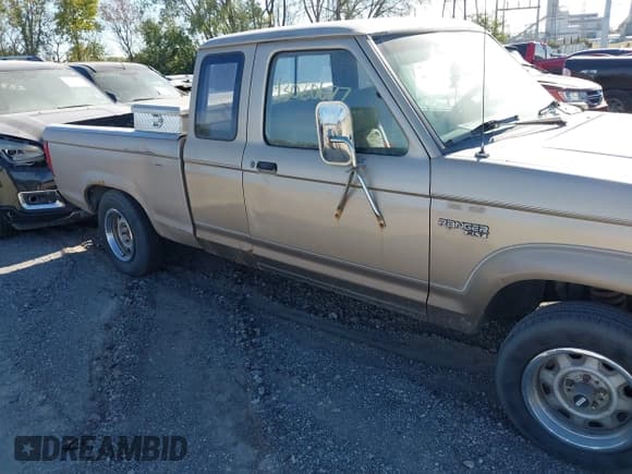 ✅ 1990 Ford Ranger • VIN: 1FTCR15T6LPA19076 • Lot: 43020677. Listed on IAAI with 20,353 mi. Free auction sales archive from the USA and detailed vehicle history report at DreamBid. Image 6.