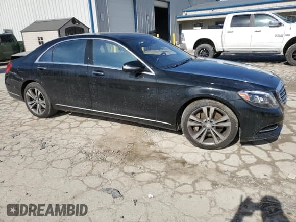 ✅ 2016 Mercedes-Benz S 550 • VIN: WDDUG8FB9GA254532 • Лот: 46295315. Опубликован ранее на Copart с пробегом 60 064 миль. Бесплатный доступ к архиву аукционных продаж из США и подробный отчёт об истории автомобиля на DreamBid. Изображение 4.