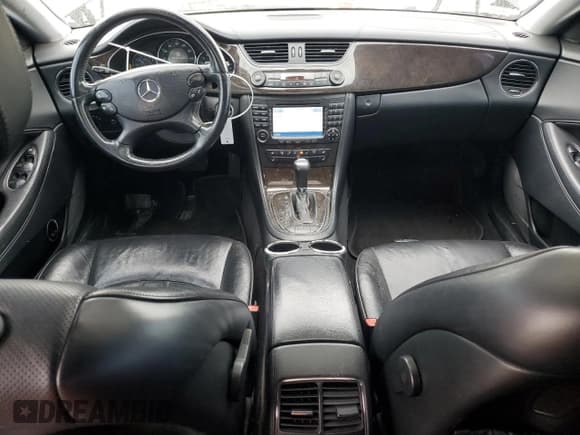 ✅ 2007 Mercedes-Benz CLS 550 • VIN: WDDDJ72X07A102779 • Lot: 81334765. Listed on Copart with 180,023 mi. Free auction sales archive from the USA and detailed vehicle history report at DreamBid. Image 8.