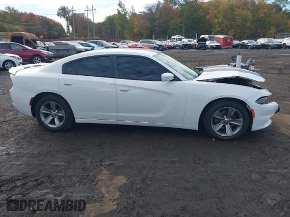 ✅ 2016 Dodge Charger SXT • VIN: 2C3CDXHG6GH215291 • Лот: 43443429. Опубликован ранее на IAAI с пробегом 118 071 миль. Бесплатный доступ к архиву аукционных продаж из США и подробный отчёт об истории автомобиля на DreamBid. Изображение 13.