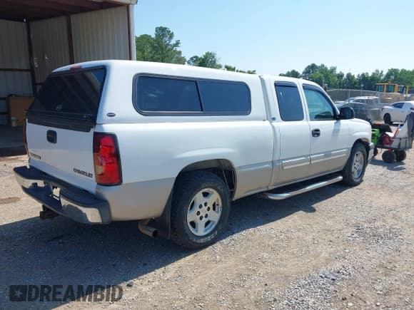 ✅ 2005 Chevrolet Silverado 1500 LT • VIN: 1GCEC19T25Z342858 • Лот: 42564338. Опубликован ранее на IAAI с пробегом 144 551 миль. Бесплатный доступ к архиву аукционных продаж из США и подробный отчёт об истории автомобиля на DreamBid. Изображение 4.
