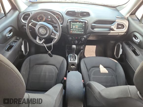 ✅ 2018 Jeep Renegade Altitude • VIN: ZACCJABB5JPJ18889 • Lot: 89709015. Wystawiony na Copart z przebiegiem 110 186 mil. Bezpłatny archiwum sprzedaży aukcyjnych z USA i szczegółowy raport historii pojazdu na DreamBid. Zdjęcie 8.