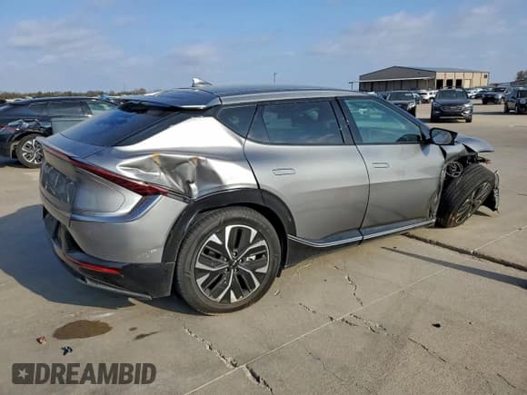 ✅ 2024 Kia EV6 Wind • VIN: KNDC34LA6R5192170 • Lot: 92746515. Listed on Copart with 49,572 mi. Free auction sales archive from the USA and detailed vehicle history report at DreamBid. Image 3.