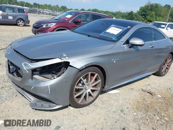 ✅ 2015 Mercedes-Benz S 63 AMG • VIN: WDDXJ7JB3FA005187 • Lot: 42791209. Wystawiony na IAAI z przebiegiem 134 844 mil. Bezpłatny archiwum sprzedaży aukcyjnych z USA i szczegółowy raport historii pojazdu na DreamBid. Zdjęcie 18.